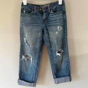 American Eagle Cropped Relaxed Ripped Jeans Size 2